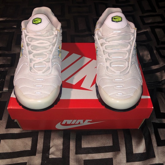 Boy Nike Air Max Plus GS White/Black/Blue-Volt/Neon Green